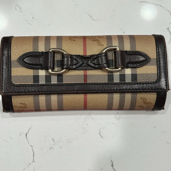 Real Burberry wallet for sale. Used but in very good condition. Hardly used. - Picture 2 of 8